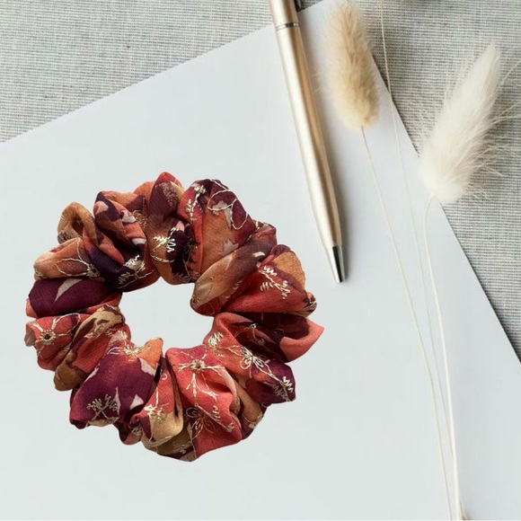 Floral Patterned Scrunchie - Picture 1 of 4